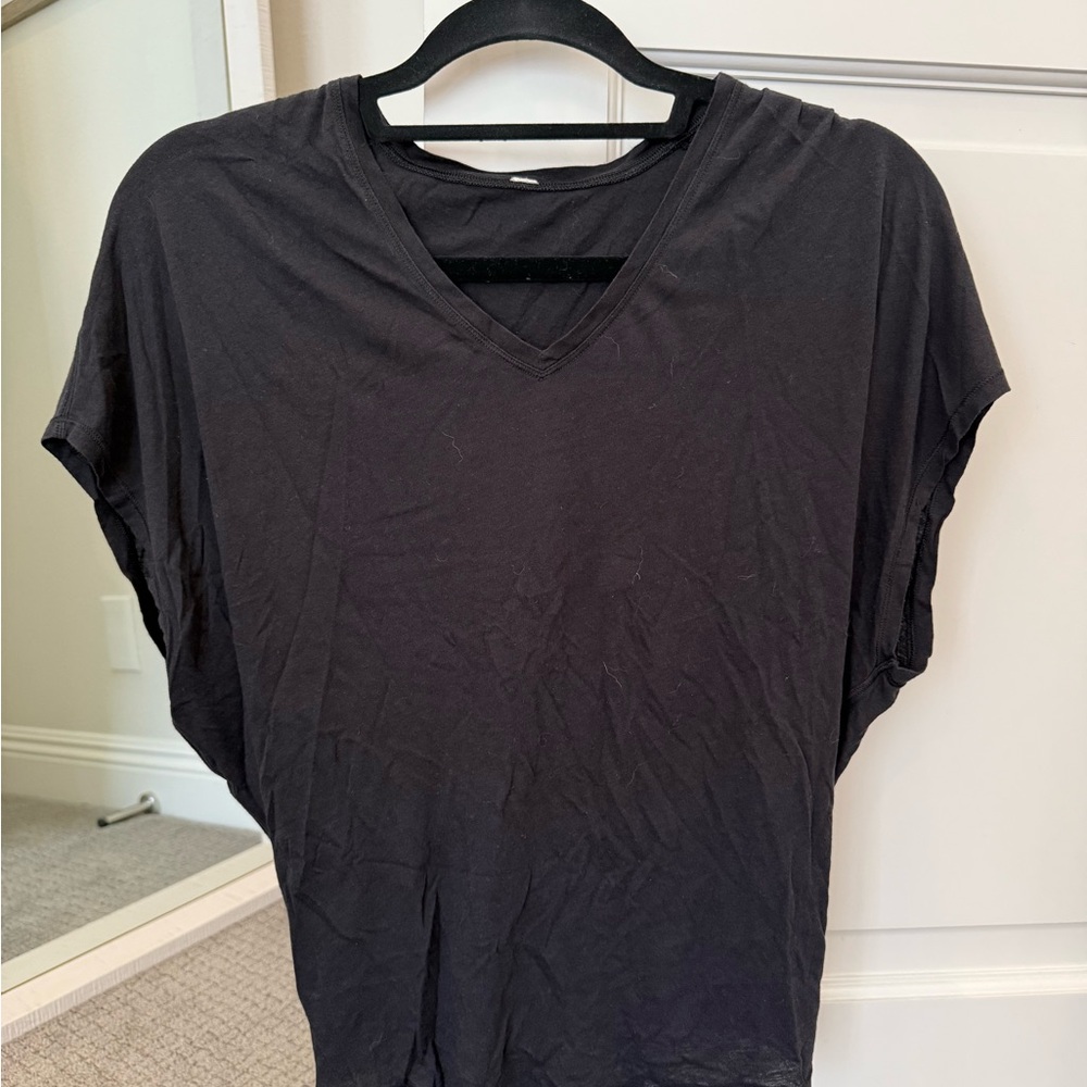 lululemon athletica Black V-Neck Short Sleeve Tee